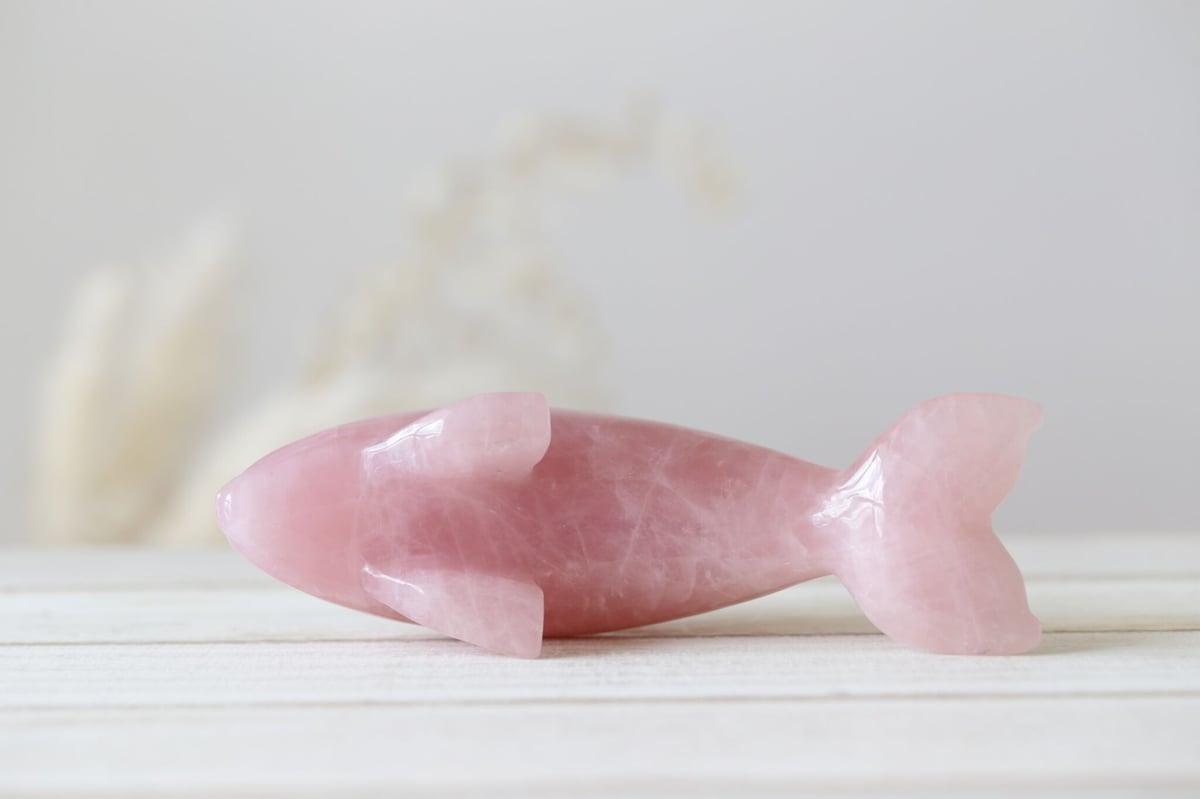 癒しと開運 ローズクオーツ イルカ 11cm ヒーリング効果 慈愛のイルカ】ローズクォーツ イルカ | Y.S.Y24