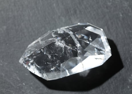 【叡智の結晶】虹入り レムリアンクォーツ 磨き