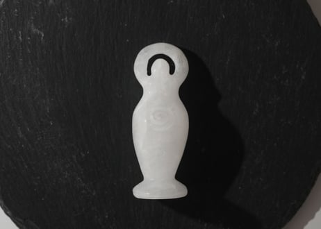 【純粋さへの気付き】クォーツ 女神