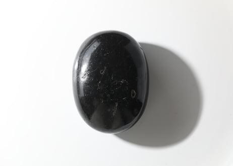 【体へ愛をこめて】ブラックトルマリン 握り石