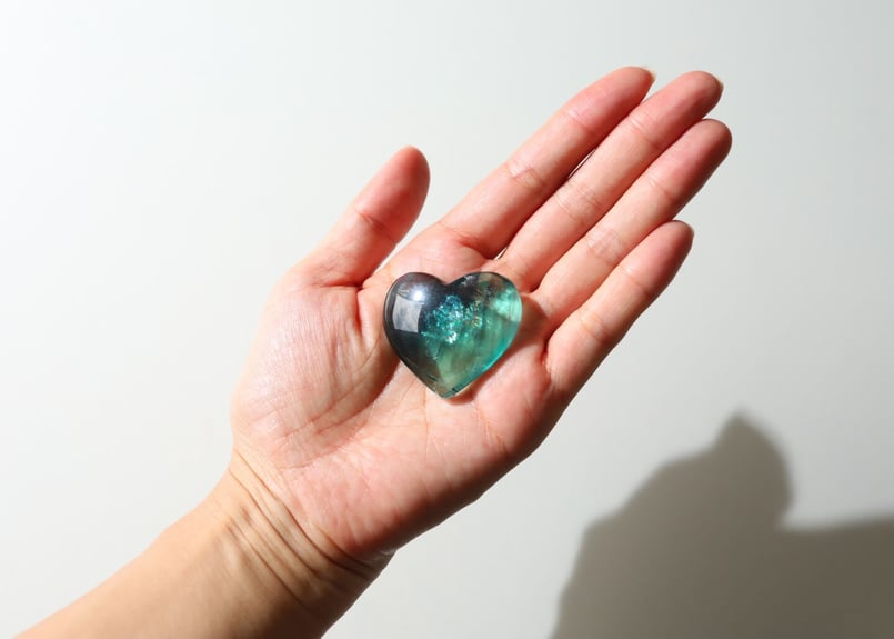 Hawaii】虹入りフローライト ハート | Y.S.Y24