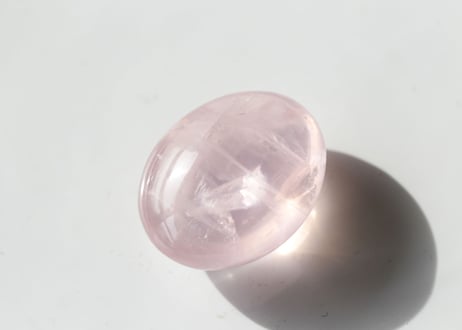 ハイクオリティ 虹入り ローズクォーツ　【溶ける】