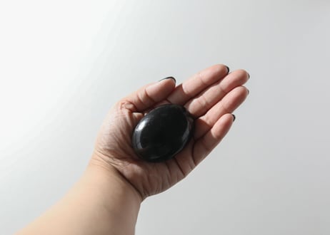 【静かに癒す】ブラックトルマリン 握り石