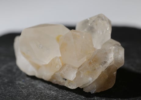【hug】虹入り マニカラン水晶