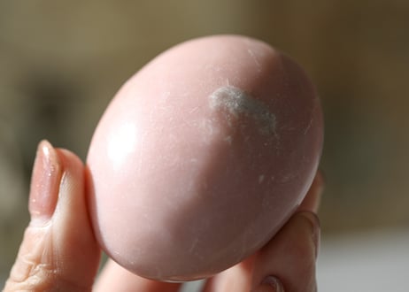 【まあるい愛の中へ】ピンクオパール 握り石
