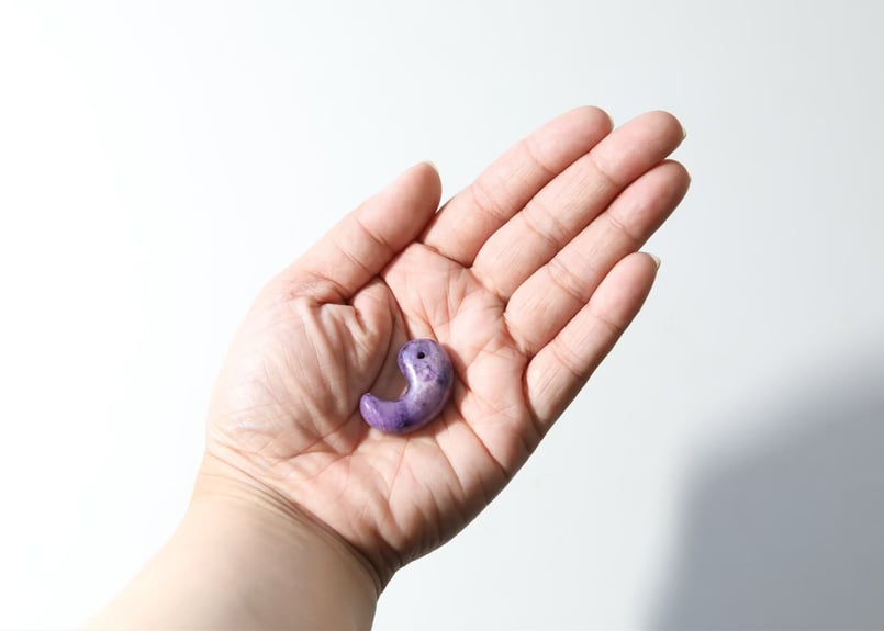 カルマ解放のシッティ入り】スギライト 勾玉 | Y.S.Y24