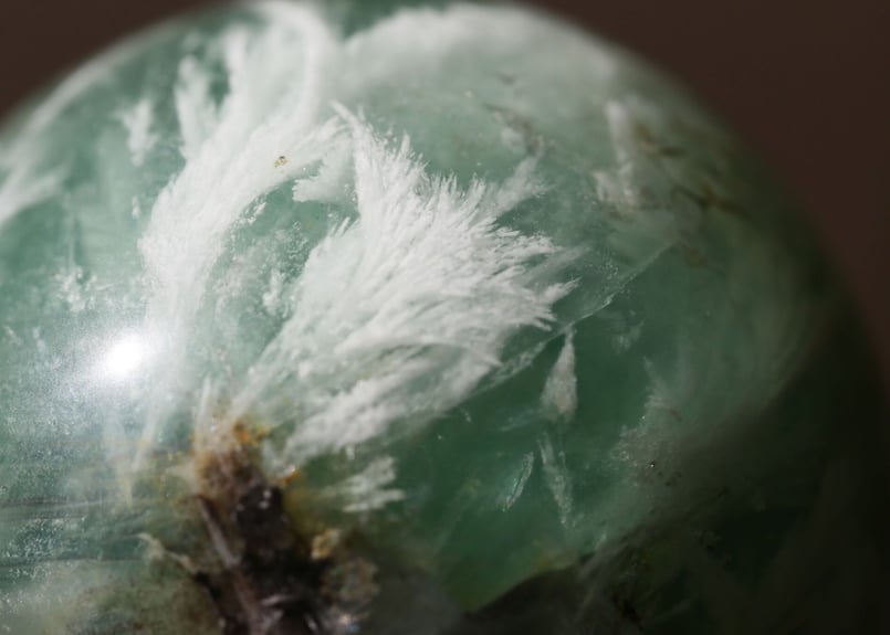 あなたの羽】スノーフレークグリーンフローライト スフィア | Y.S.Y24