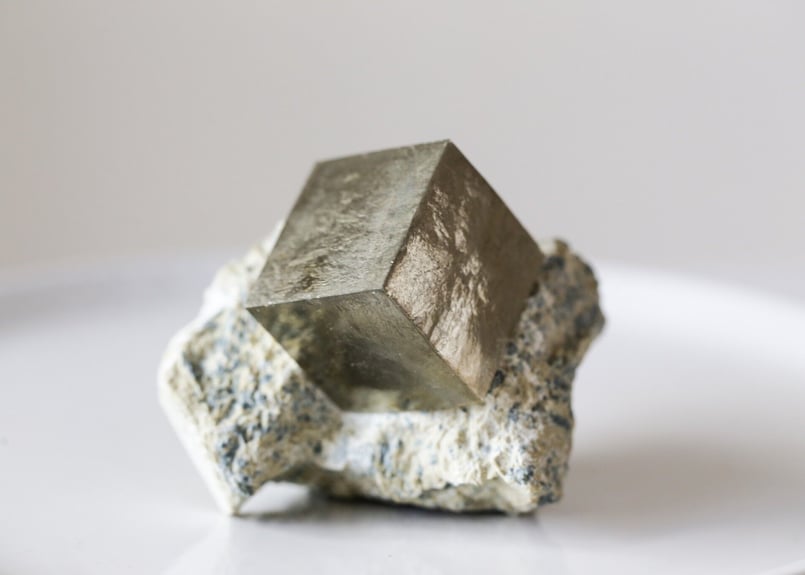 豊かなる世界】母岩付き パイライトキューブ | Y.S.Y24