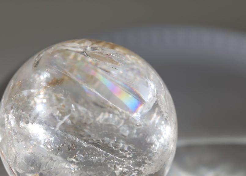 高品質　透明　虹入　クリアクォーツ　ダイアモンド　スタンド付 高品質 透明 虹入 クリアクォーツ ダイアモンド スタンド付 水晶