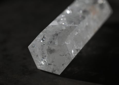 〈カルマ解放シッティ入り〉【静かな魔法】クラック水晶 ポイント