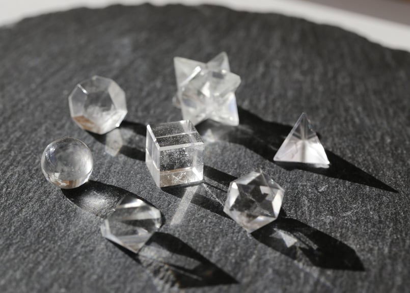 魔術道具】マニカラン水晶 幾何学7個セット 木箱入り | Y.S.Y24