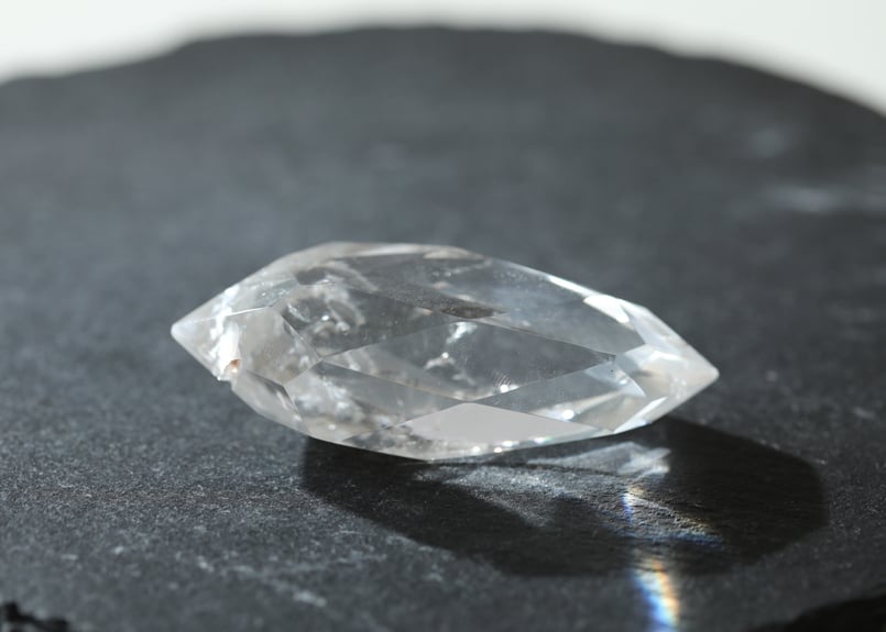 魔女の叡智】クリアクォーツ 宝石カット 台座付き | Y.S.Y24