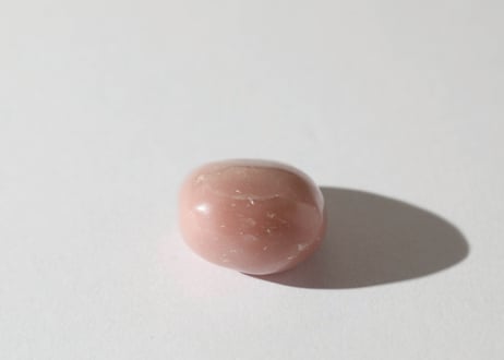 【キューピッドが宿る】ピンクオパール タンブル