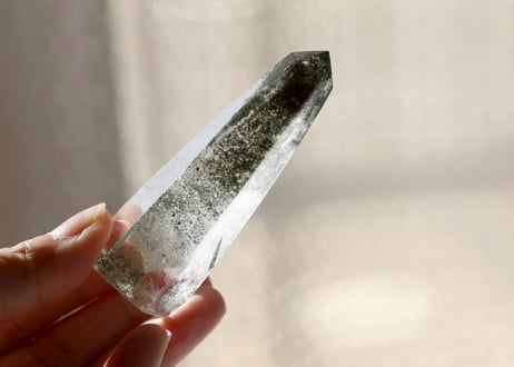 【CHAOSCLEARING カオス解消（自分を超えて成長する）シジル封入 オリジナルカード付き❣️】クローライト入り ガネッシュヒマール産水晶 ポイント ※イベントクーポン使用不可