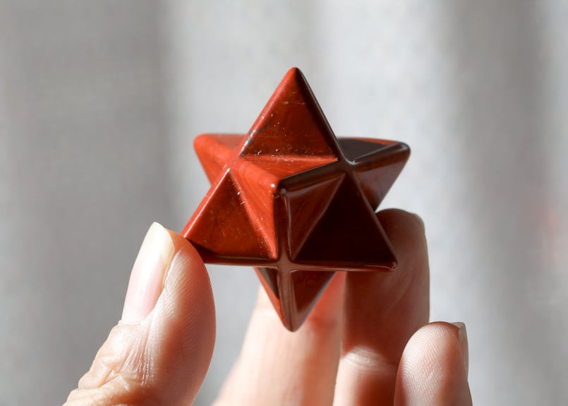 天然石。超貴重レッドジャスパー原石。木製スタンド付き、重量約4,500g程 楽天市場】原石 レッドジャスパー 約30×60×60mm～約40×80×80mm