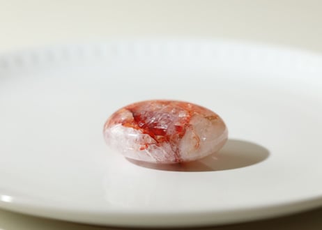 【美の果実】虹入りヘマタイトインクォーツ タンブル