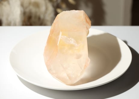 【まばゆい水面】虹入りタンジェリンレムリアンシード