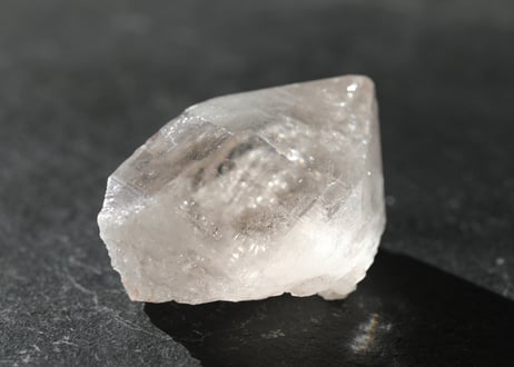 【ガネーシャが住む石】ガネッシュヒマール産水晶 ポイント