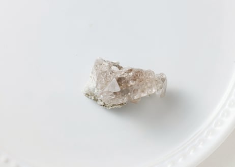 【内なる静寂】モンブラン産 虹入り スモーキークォーツ ミニクラスター