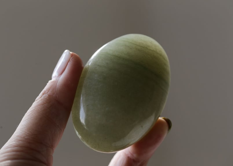 ケアする】グリーンクォーツァイト 握り石 | Y.S.Y24