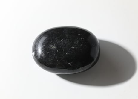 【体へ愛をこめて】ブラックトルマリン 握り石