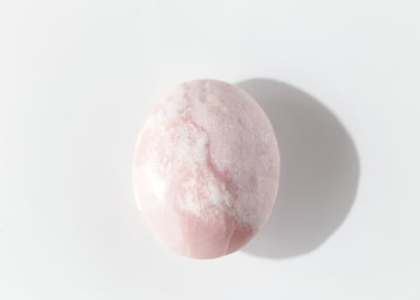 【たまには甘えて】ピンクオパール 握り石