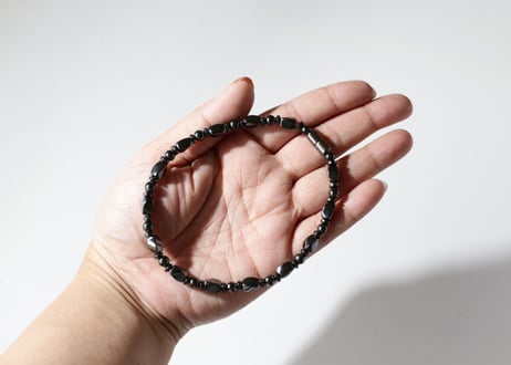 【落ち着きの中で】ヘマタイトアンクレット マグネット式(約26cm)
