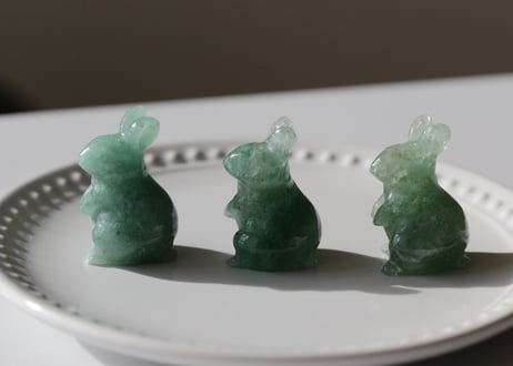 グリーンストロベリークォーツ うさぎ　【ハートに棲む】