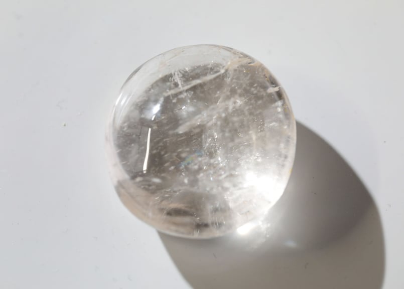 透明な心】虹入り クリアクォーツ 握り石 | Y.S.Y24