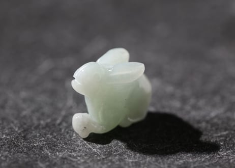 ミャンマー産本翡翠 うさぎ　【弾むきもち】