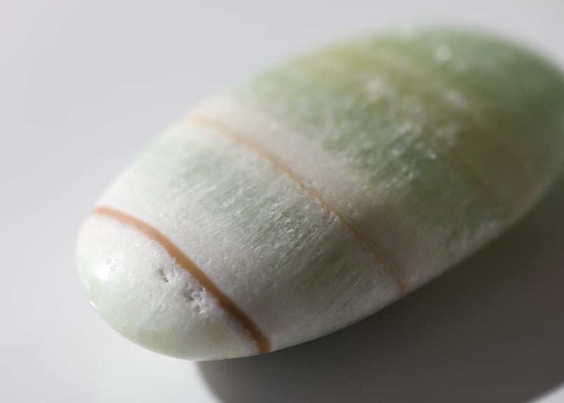 juicy melon】ピスタチオカルサイト 握り石 | Y.S.Y24