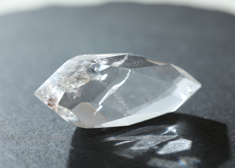 魔女の叡智】クリアクォーツ 宝石カット 台座付き | Y.S.Y24