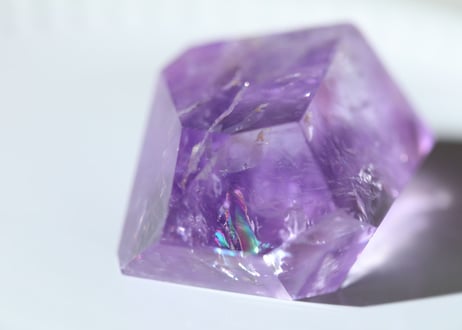 【美への目覚め】虹入りアメジスト フリーフォーム