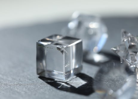 【魔法のクリスタル】ガネッシュヒマール産水晶　幾何学７個セット小 ラクタ箱入り