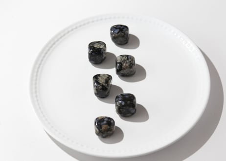 〈カルマ解放シッティ入り〉【ヒーリングストーン】ブラジル産 ケセラストーン タンブル（6個セット）