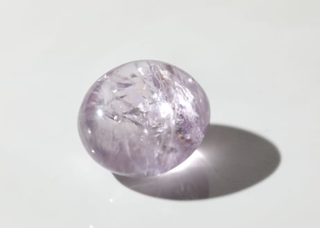 【小さな宇宙】ハイクオリティ 虹入りアメジスト タンブル