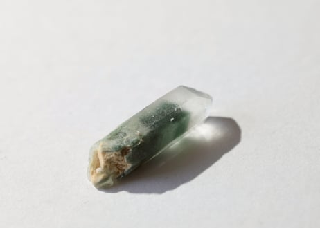 【命の繋がり】ミナスジェライス州産 グリーンファントムクォーツ ポイント