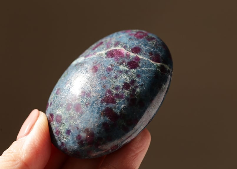 ルビーインカイヤナイト 握り石 【個性】 | Y.S.Y24