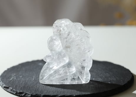 【ヤサカ】虹入り クリアクォーツ 精霊