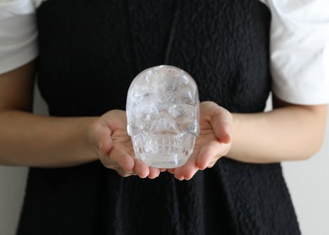 技封入❣️【青天井に夢が叶う/青天井に成功に導く】虹入り クリアクォーツ スカル ※イベントクーポン使用不可