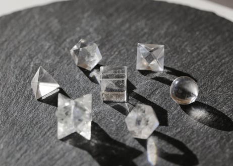 【魔術道具】マニカラン水晶  幾何学７個セット　木箱入り