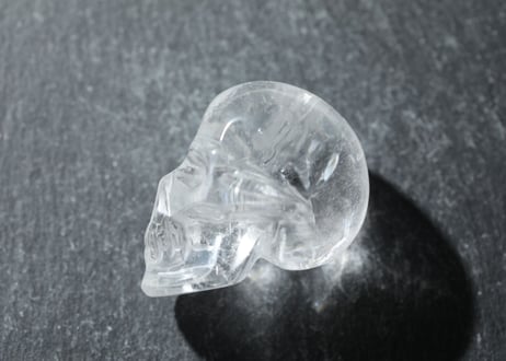 【地球を癒す】ミナスジェライス州産 クリアクォーツ スカル