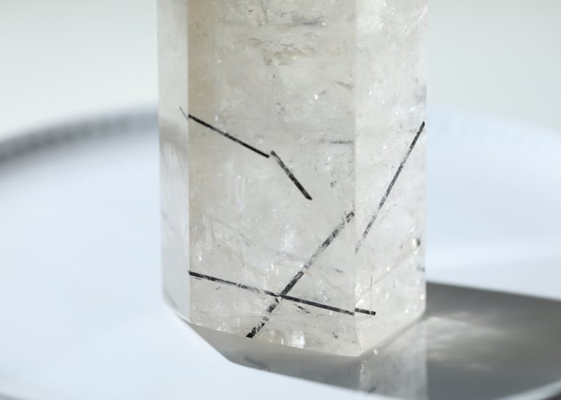 神聖なる光の柱】虹入りスモーキーブラックトルマリンインクォーツ