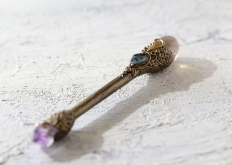 【J.U.rinne】〈Juriの妖精からのリーディングメッセージ付き〉スモーキークォーツとアメジストの天使の羽根ワンド