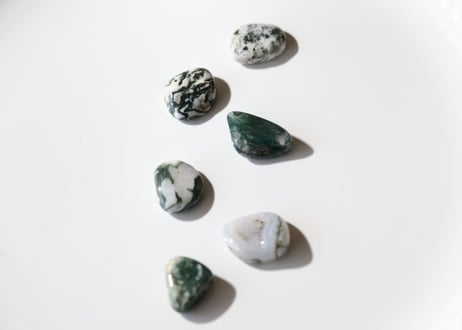 〈カルマ解放シッティ入り〉【さざなみ】モスアゲート タンブルS（6個セット）