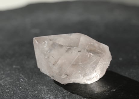 【ガネーシャが住む石】ガネッシュヒマール産水晶 ポイント