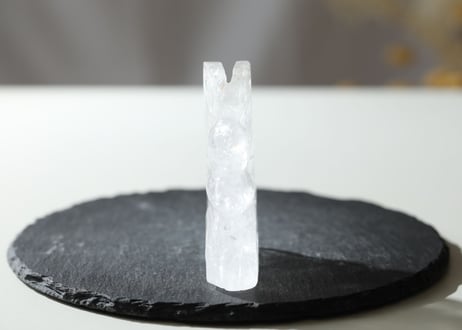 【ヤサカ】虹入り クリアクォーツ 精霊