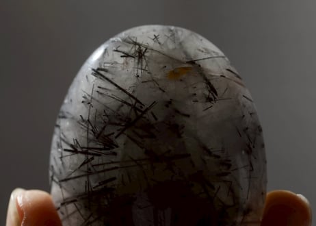 【大地への許し】ブラックトルマリンインクォーツ 握り石