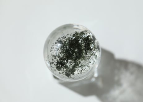 【永遠に】ガネッシュヒマール産 虹入り ガーデンクォーツ スフィア