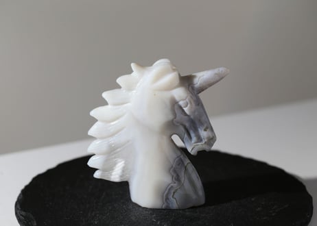 【上品なユニコーン】ホワイト＆グレーアゲート with ドゥルジー ユニコーン